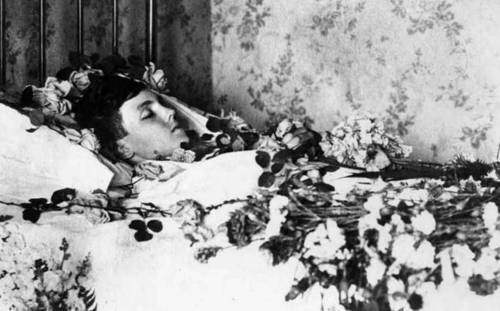 tumblr_lddz3gGs6N1qbjwplo1_500